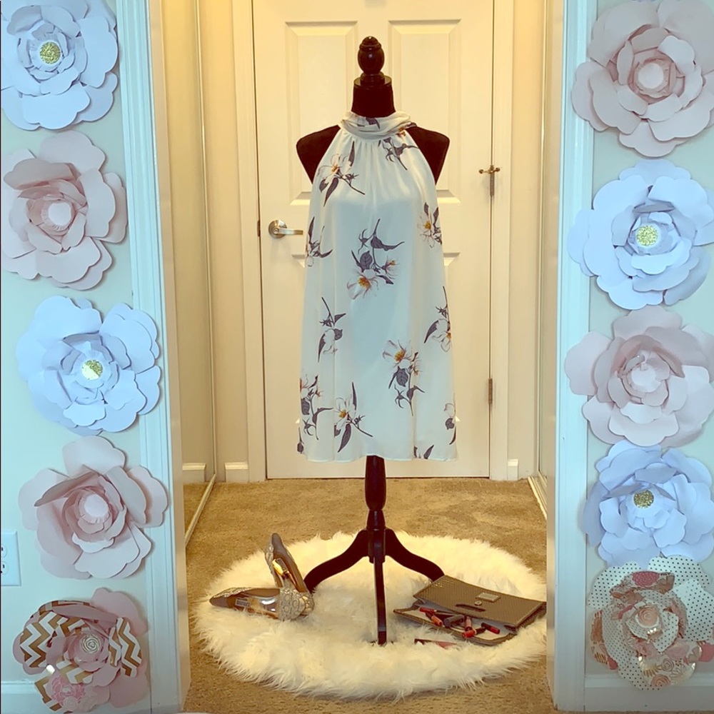 Soprano Flowy Floral Print Mini Dress w/ Scarf M